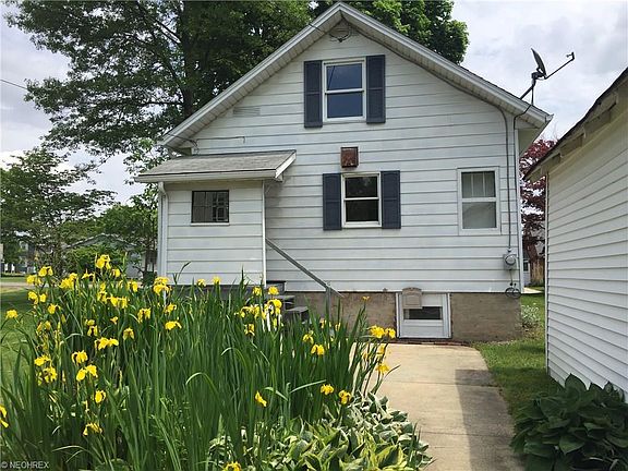 2nd image of 808 Belmont Ave