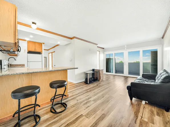 3388 Salt Lake Blvd APT 204, Honolulu, HI 96818