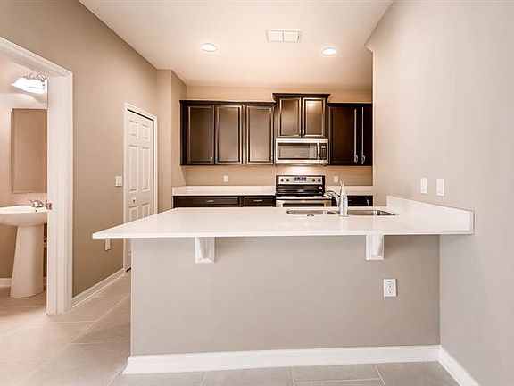 5th image of 13522 Fountainbleau Dr