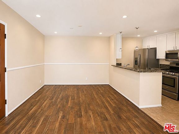 3rd image of 18645 Hatteras St Unit 263