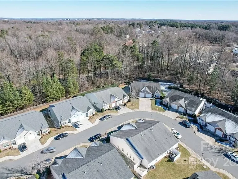 5814 Bradford Lake Ln — Photo 18