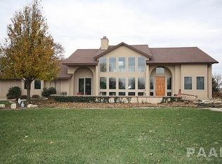 101 W Southgate Dr, Elmwood, IL 61529