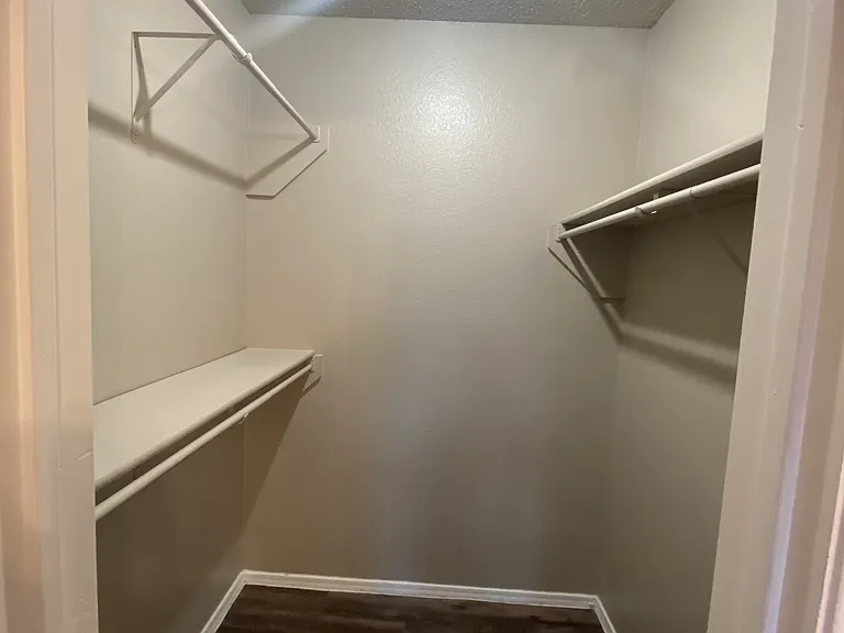 Walnut Creek Apartments — Photo 96