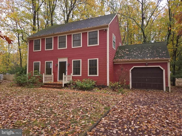 8 Packenah Trl, Shamong, NJ 08088