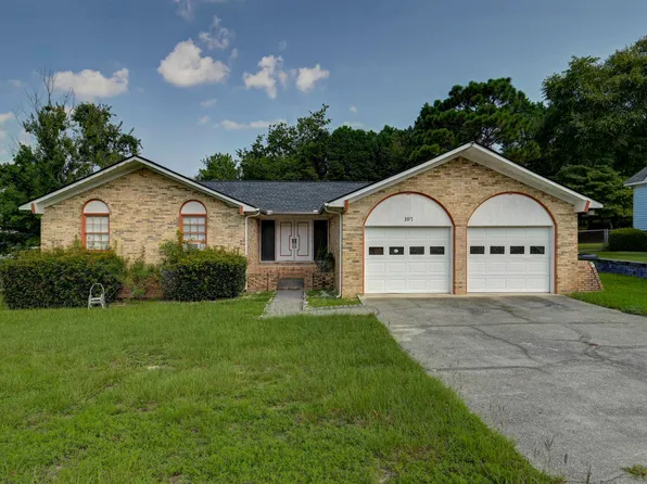 107 Bunker Dr, West Columbia, SC 29172