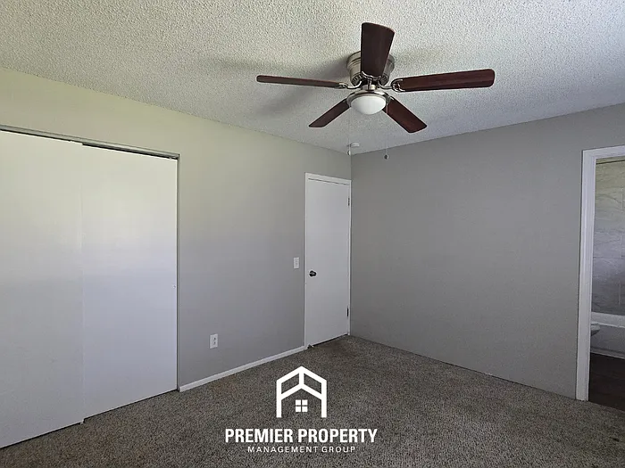 2442 Soundview Ct — Photo 10