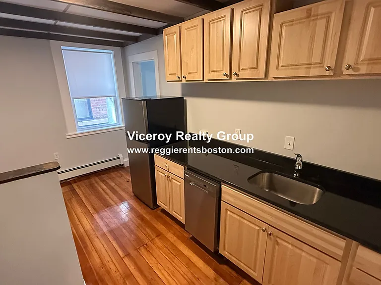 232 Cambridge St #4V — Photo 2