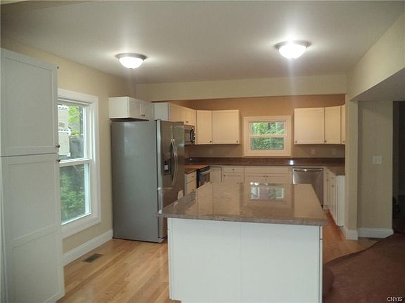 4th image of 2705 E Genesee St