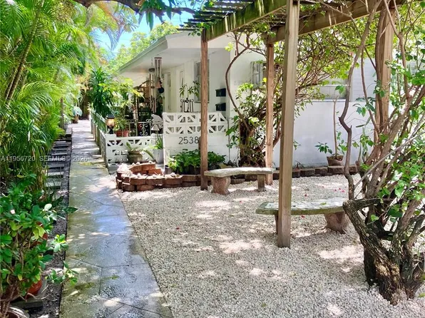 2538 SW 11th St #2, Miami, FL 33135
