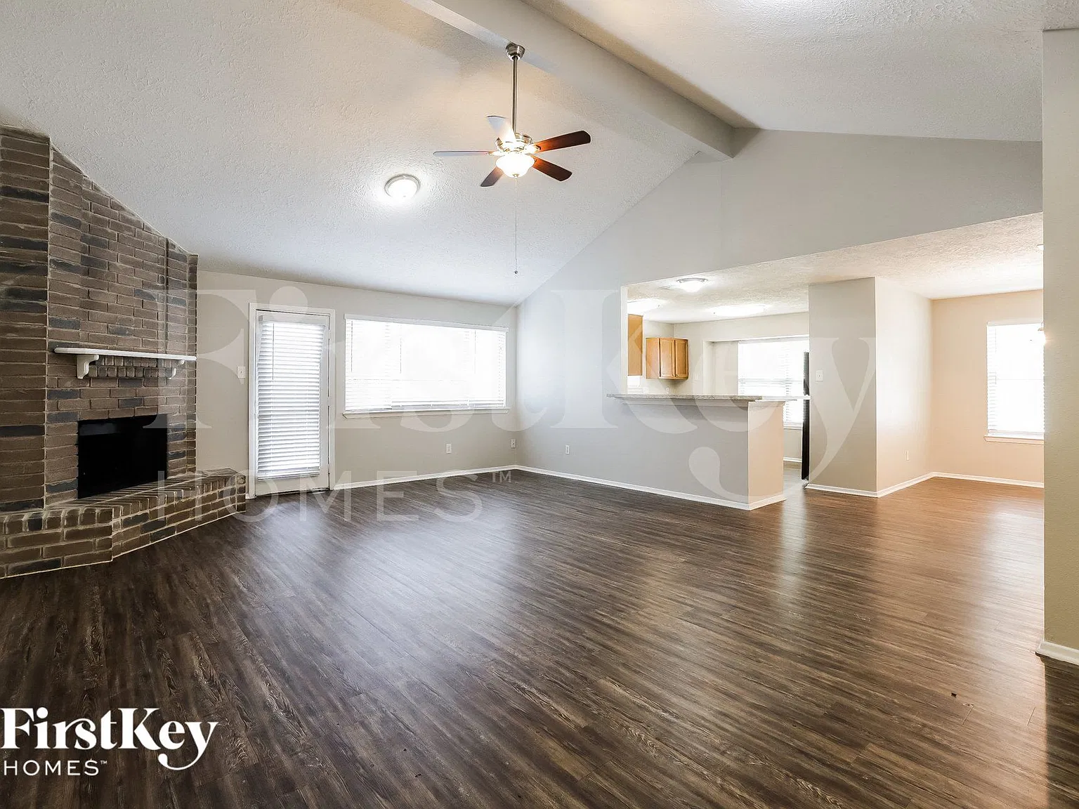 3 bed, 2.0 bath, 1636 sqft, $1,985 — Photo 3