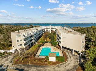 650 Salter Path Rd APT 202, Pine Knoll Shores, NC 28512