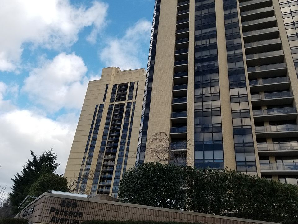 1st image of 800 Palisades Ave #407