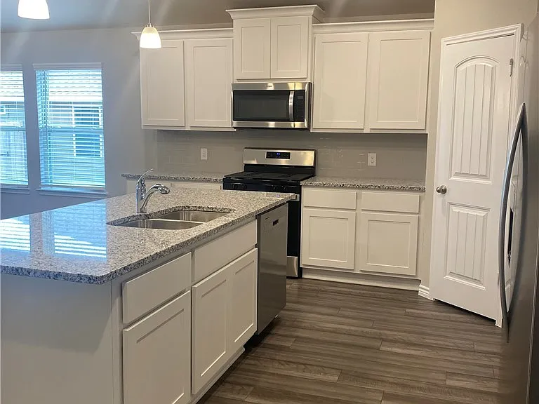 1110 Kennesaw Dr — Photo 4