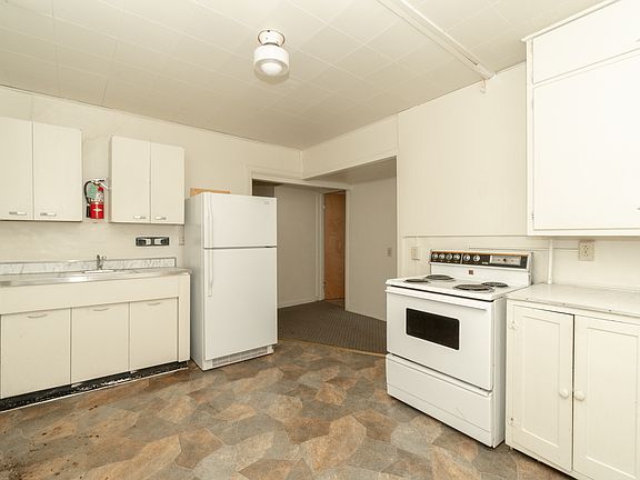 3rd image of 2104 College St #15292651