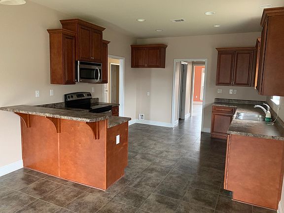 4th image of 15331 Winsor Pl