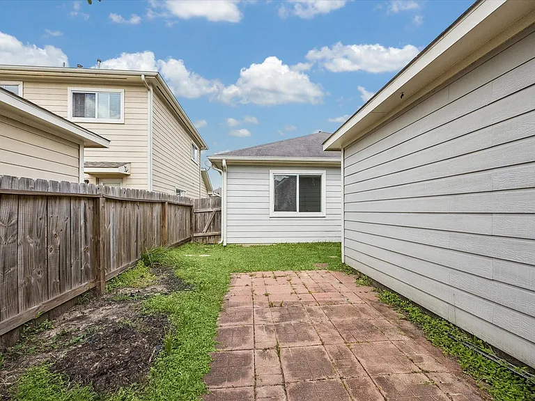 6106 Settlers Lake Cir E — Photo 21
