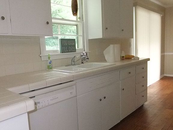 4th image of 2305 Sylvan Ave SE