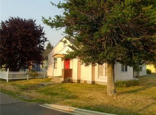 21 Blackberry Ave, Forks, WA 98331