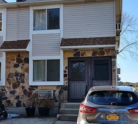 3rd image of 193 Cotter Ave