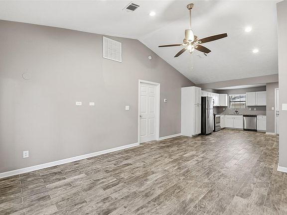 4th image of 3424 Balboa Cir #48