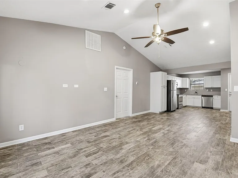 3424 Balboa Cir #48 — Photo 4