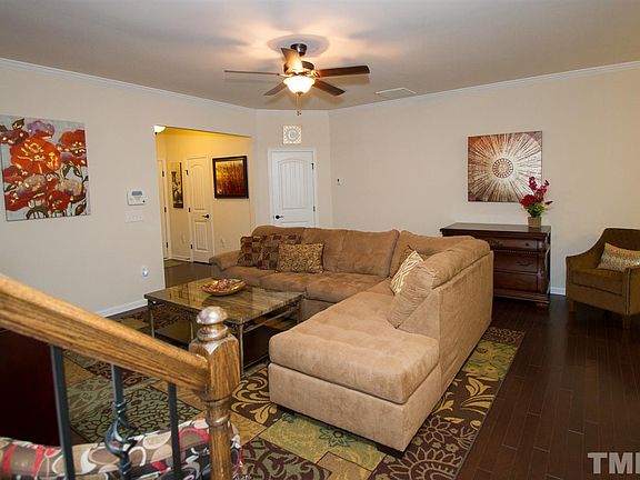 4th image of 204 Tuftin Dr