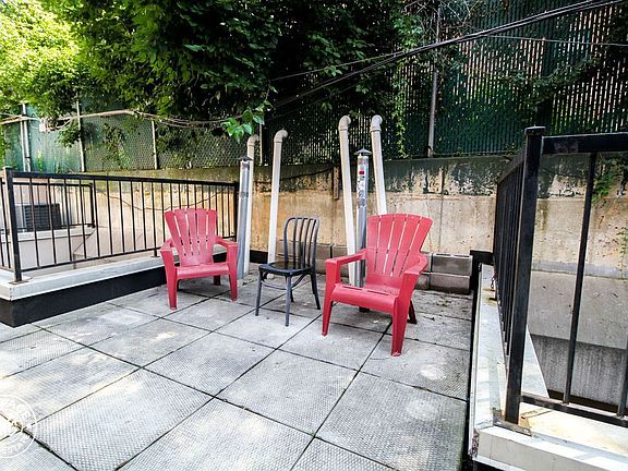 5th image of 26 Fayette St APT 1R