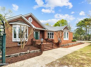 205 Batts Hill Rd, New Bern, NC 28562