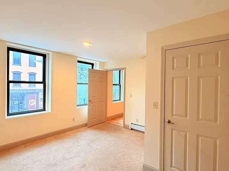 191 College St #203 — Photo 9
