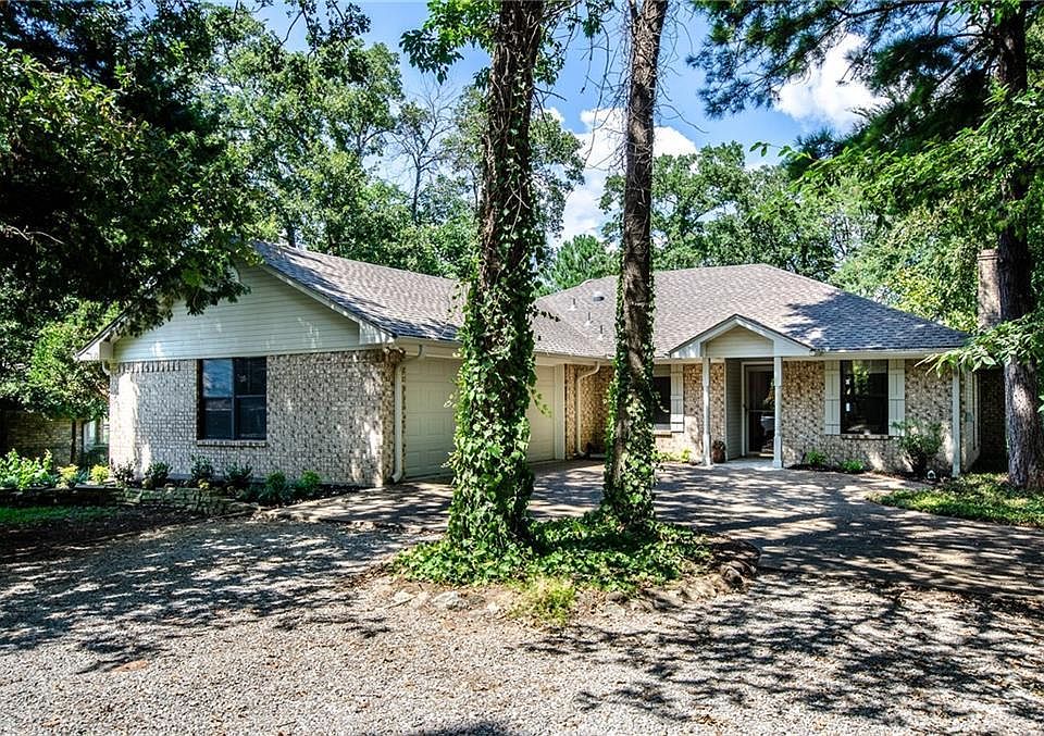 1st image of 122 Knights Cir