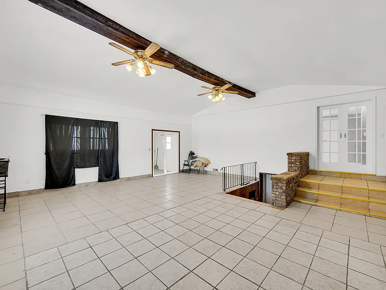 2322 W Loves Ln — Photo 7