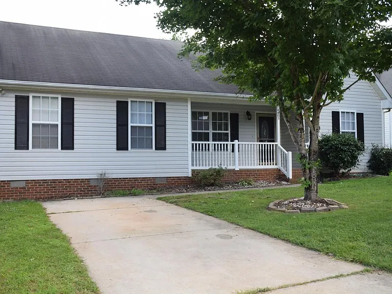 4605 Prestbury Dr — Photo 2