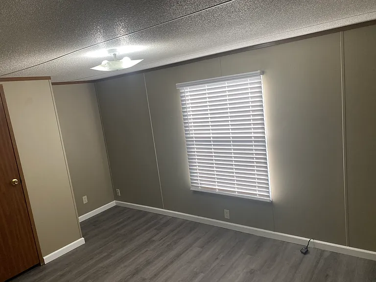 12731 Clearwater Dr — Photo 14