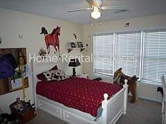 4th image of 605 SE Williamsburg Dr