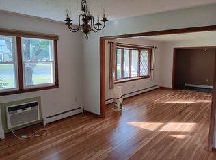 51 Lisa Ln, Uncasville, CT 06382