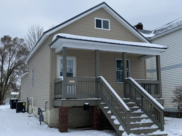 1015 13th Ave, Menominee, MI 49858