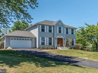 12226 Parkstream Ter, Herndon, VA 20170