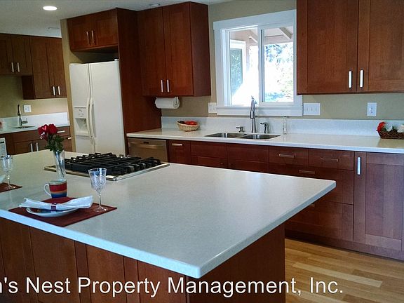 5th image of 1481 SE Eastwood Ct