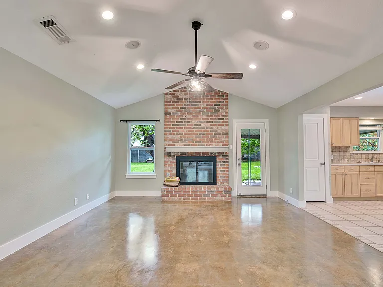 2303 Southern Oaks Dr — Photo 20