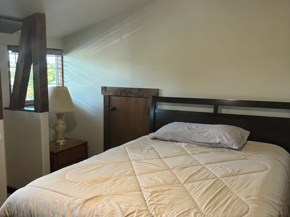 21152 Ehlen St NE #1, Donald, OR 97020