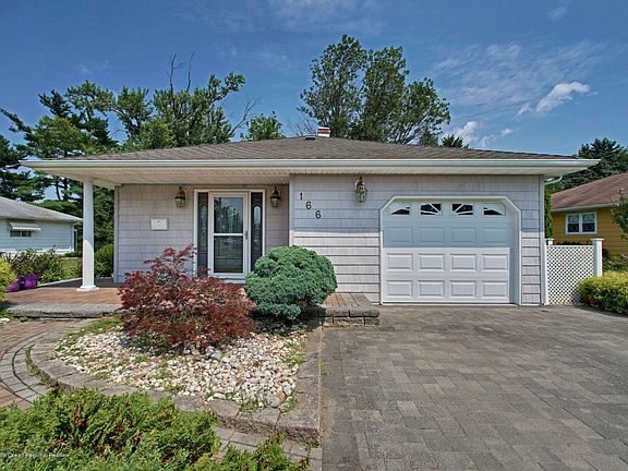 2nd image of 166 Charlotteville Dr S