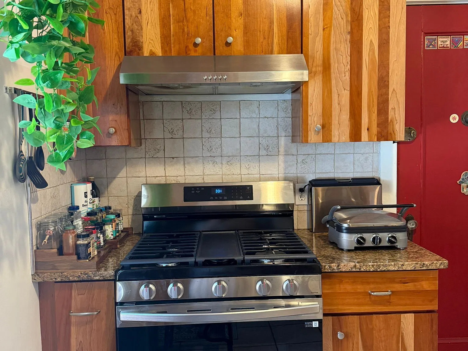3 bed, 1199 sqft, $4,800 — Photo 1