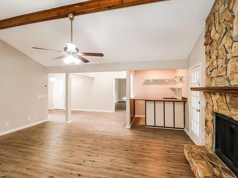 4331 Walnut Bnd — Photo 5