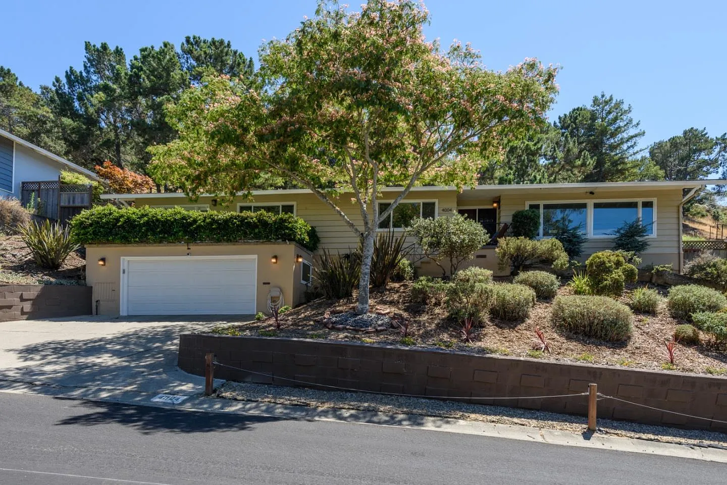 4004 Kingridge Dr photo 1