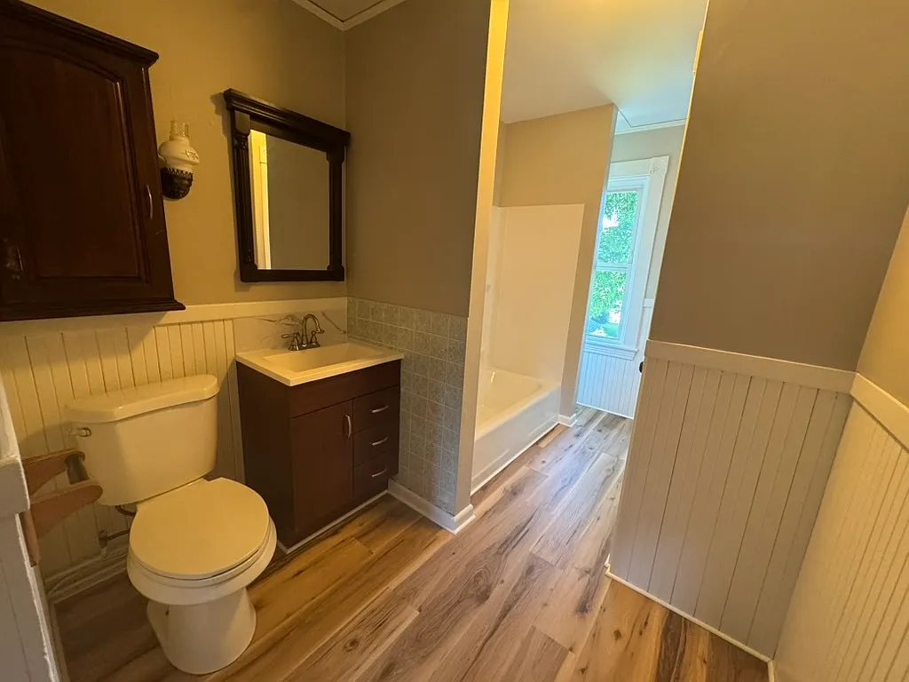 463 Mammoth Road - 2 — Photo 4