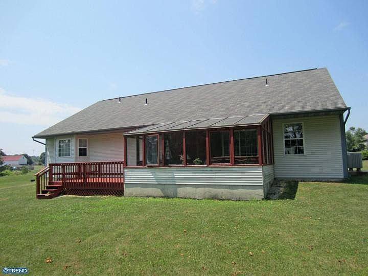 1st image of 70 Glenview Dr