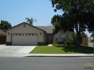 3511 Nighthawk Ln, Bakersfield, CA 93312