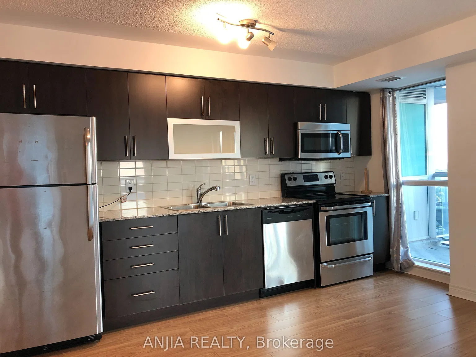 2 bed, $2,200 — Photo 4