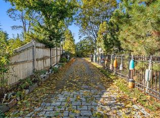 7 Mooring Rd, Marblehead, MA 01945