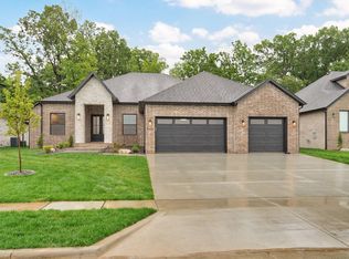 5423 E Wild Horse Dr, Springfield, MO 65802
